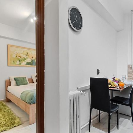 Appartement Central Studio Emerald à Bucarest Extérieur photo